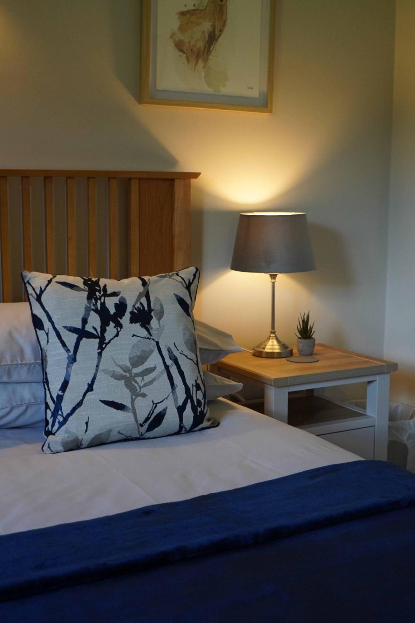 Hook Farm Cottages Royal Wootton Bassett Exterior foto